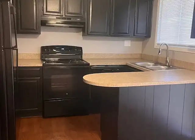 Property at Parke East Townhomes - 1000 S Woodlawn Blvd, Wichita, KS, 67218, 2 beds, 1.5 baths, [object Object]