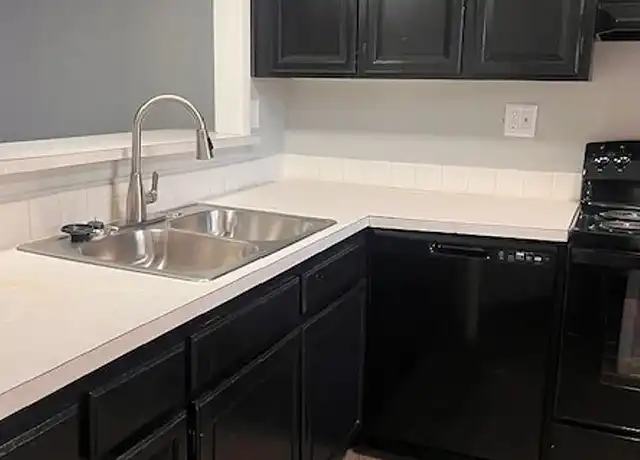 Property at Parke East Townhomes - 1000 S Woodlawn Blvd, Wichita, KS, 67218, 2 beds, 1.5 baths, [object Object]