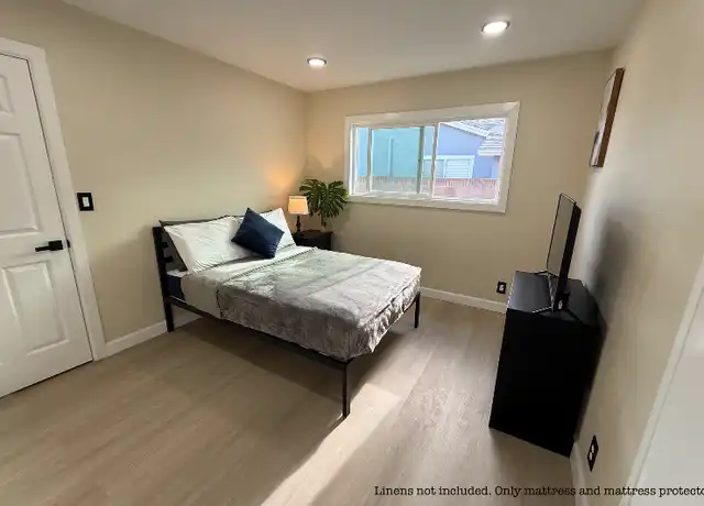 Property at 6382 Yale Cir, Huntington Beach, CA, 92647, 1 bed, 1 bath, [object Object]