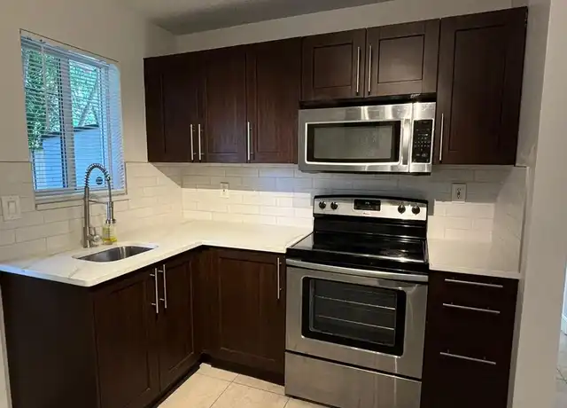 Property at 1713 N Dixie Hwy Unit 3, Fort Lauderdale, FL, 33305, 2 beds, 2 baths, [object Object]