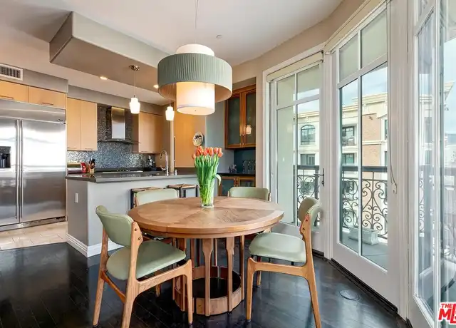 Property at 556 Caruso Ave, Glendale, CA, 91210, 2 beds, 2.5 baths, [object Object]