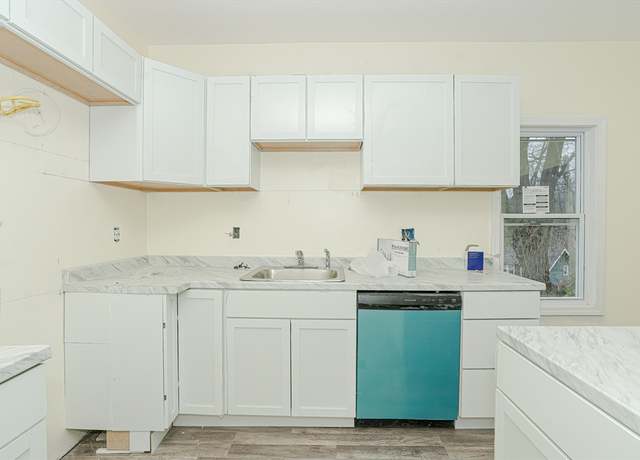 Photo of 6 Breck St Unit 1, Worcester, MA 01605