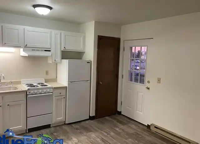 Property at 1914 Division St Unit 16, New London, WI, 54961, 1 bed, 1 bath, [object Object]