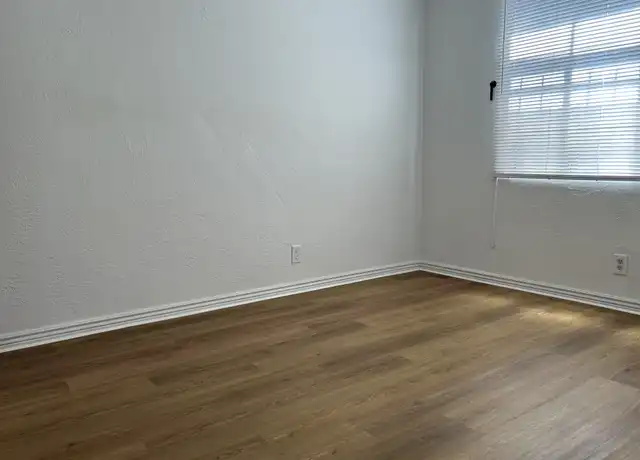 Property at 1119 Coal Ave SW Unit 6, Albuquerque, NM, 87102, 2 beds, 1 bath, [object Object]