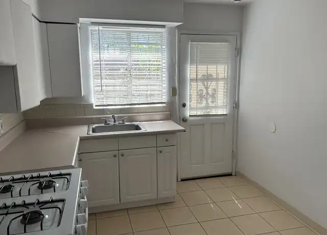 Property at 1119 Coal Ave SW Unit 6, Albuquerque, NM, 87102, 2 beds, 1 bath, [object Object]
