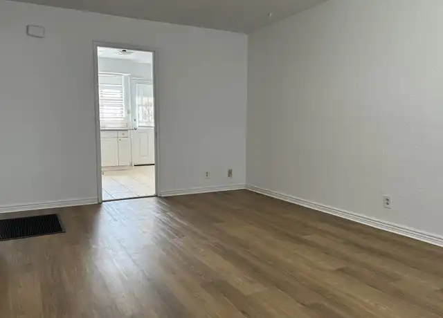Property at 1119 Coal Ave SW Unit 6, Albuquerque, NM, 87102, 2 beds, 1 bath, [object Object]