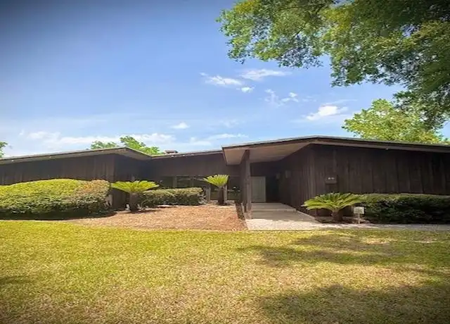 Property at 1908 W Sunset Dr, Orange, TX, 77630, 3 beds, 2 baths, [object Object]