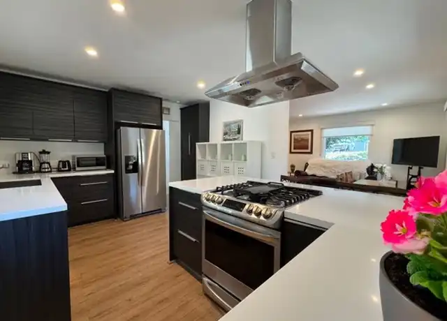 Property at 1622 Foothill Blvd, La Canada Flintridge, CA, 91011, 2 beds, 1 bath, [object Object]