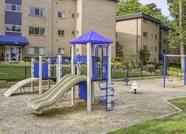 Photo of 12000 Chase Crossing Cir, North Bethesda, MD 20852