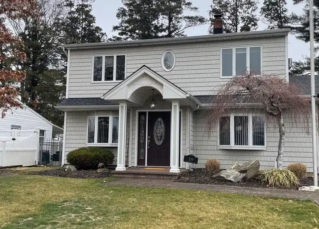 Property at 19 Daisy Ln, Levittown, NY, 11756, 3 beds, 1 bath, [object Object]