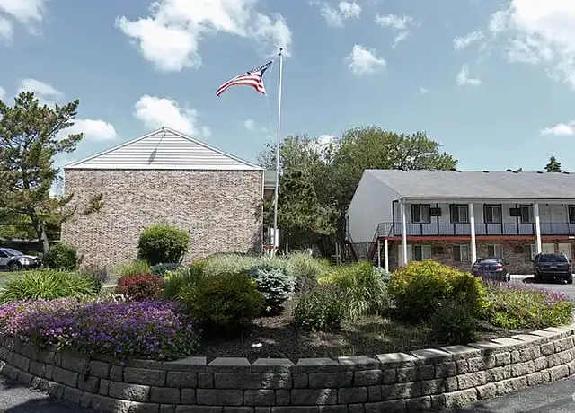 Property at Oak Hill Apartments - 2423 S Holland Sylvania Rd, Maumee, OH, 43537, 2 beds, 1 bath, [object Object]