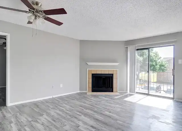 Property at Thorn Manor - 300 W Wintergreen Rd, Desoto, TX, 75115, 1 bed, 1 bath, [object Object]