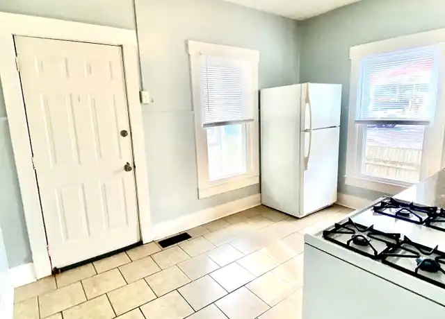 Property at Spring Special on 3rd Street! - 4331 S 3rd St, Louisville, KY, 40214, 1 bed, 1 bath, [object Object]