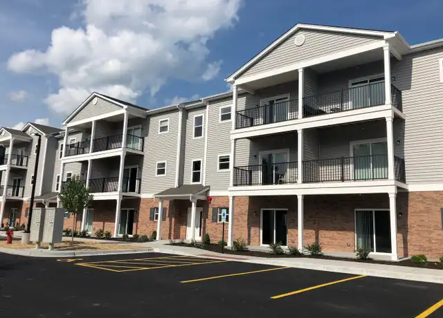 Property at 853 E Main St Unit 3E, East Dundee, IL, 60118, 1 bed, 1 bath, [object Object]
