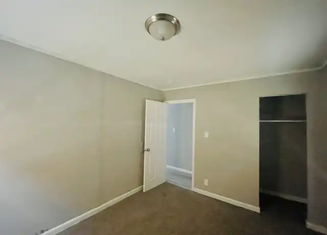 Property at 725 Saint Norbert Dr, East Saint Louis, IL, 62206, 3 beds, 1 bath, [object Object]