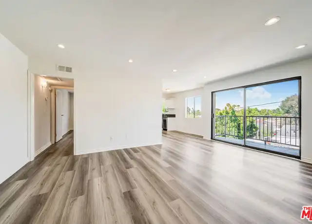 Property at 7453 Haskell Ave Unit 10, Van Nuys, CA, 91406, 1 bed, 1 bath, [object Object]