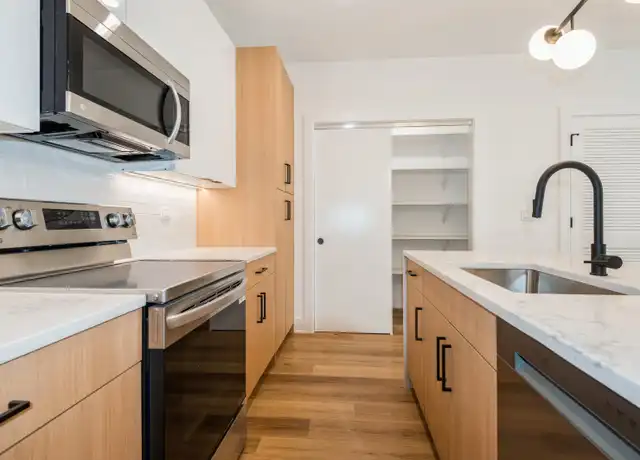Property at 1435 W Fillmore St Unit 104, Chicago, IL, 60607, 2 beds, 2 baths, [object Object]