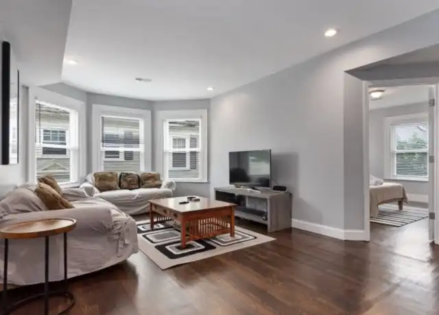 Property at 7 Abbotsford St #2, Boston, MA, 02121, 3 beds, 1 bath, [object Object]