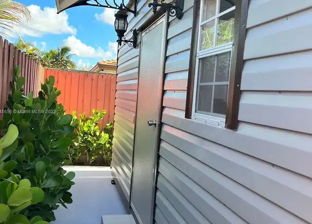Property at 11334 SW 244th Ter, Homestead, FL, 33032, 1 bed, 1 bath, [object Object]