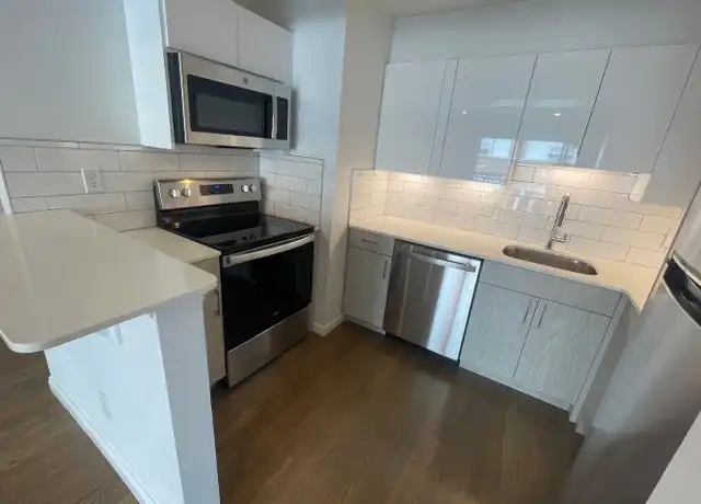 Property at 320 Hammond Pond Pkwy, Chestnut Hill, MA, 02467, 0 beds, 1 bath, [object Object]