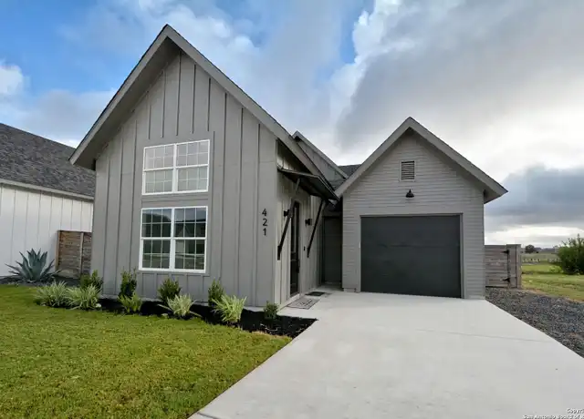 Property at 421 Constance Dr, New Braunfels, TX, 78130, 3 beds, 2.5 baths, [object Object]