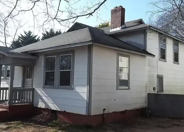 Property at 2002 Anderson Rd, Greenville, SC, 29611, 2 beds, 1 bath, [object Object]