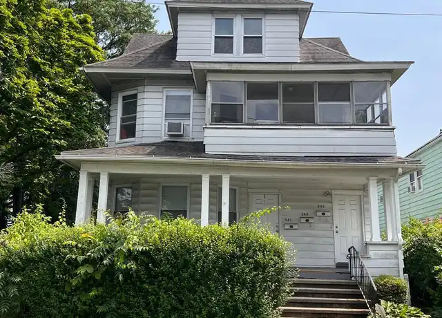 Property at 545 Lincoln Ave Unit 3rd Fl, Bridgeport, CT, 06606, 2 beds, 1 bath, [object Object]