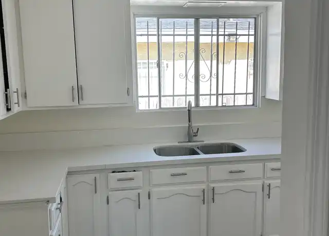 Property at 1029 W 84th St, Los Angeles, CA, 90044, 3 beds, 1 bath, [object Object]