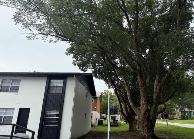 Property at 137 SE 13th Ave, Ocala, FL, 34471, 2 beds, 1 bath, [object Object]