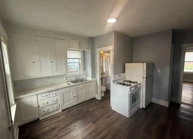 Property at 204 Douglas St Unit 204-1 Douglas, Manchester, NH, 03102, 1 bed, 1 bath, [object Object]
