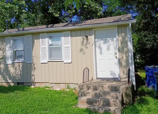 Property at 217 Illinois St, Lawrence, KS, 66044, 2 beds, 1 bath, [object Object]