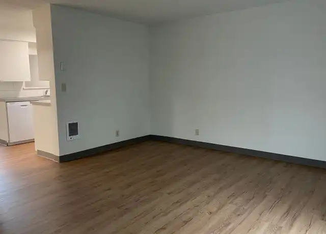 Property at 608 R St Apt B, Vancouver, WA, 98661, 2 beds, 1.5 baths, [object Object]