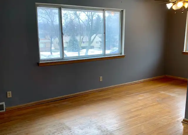 Property at 9500 W Capitol Dr Unit 3, Wauwatosa, WI, 53222, 2 beds, 1 bath, [object Object]
