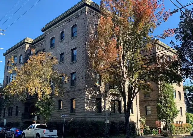 Property at Highland Court Apartments - 2181 NW Glisan St, Portland, OR, 97210, 1 bed, 1 bath, [object Object]