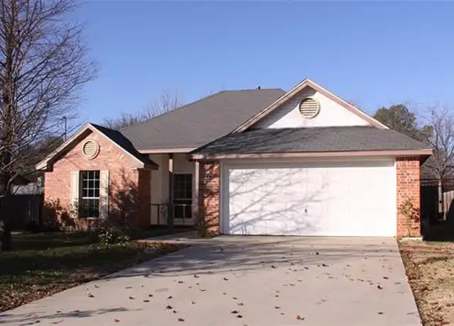 Property at 1916 Bernard St, Denton, TX, 76205, 4 beds, 3 baths, [object Object]
