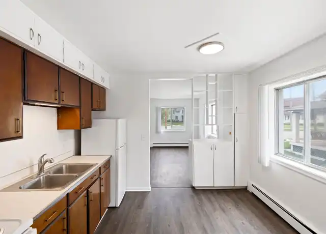 Property at 412 N Clinton St, Grand Ledge, MI, 48837, 1 bed, 1 bath, [object Object]