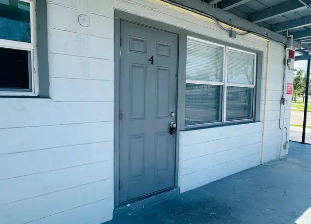 Property at 680 22nd Ave S Unit 4, St. Petersburg, FL, 33705, 1 bed, 1 bath, [object Object]