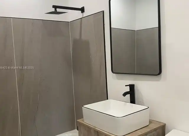 Property at 5666 Mayo St Unit 3, Hollywood, FL, 33023, 3 beds, 1 bath, [object Object]