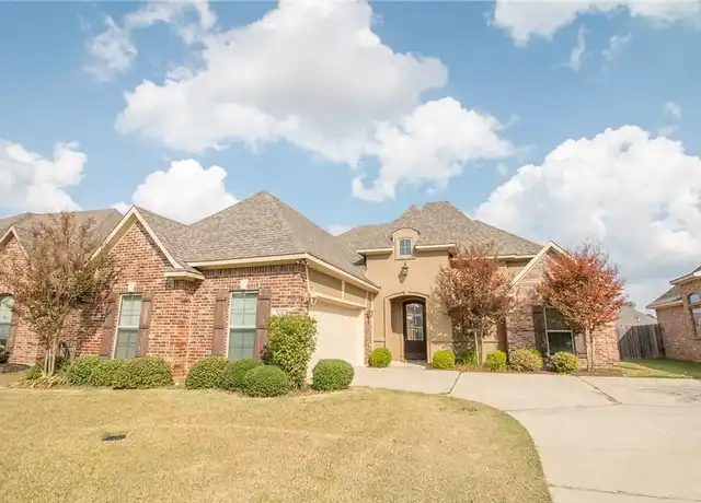 Property at 306 Camelback Dr, Bossier City, LA, 71111, 3 beds, 2 baths, [object Object]