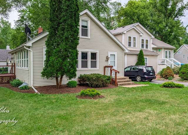 Photo of 331 Charlotte Ave, Crystal Lake, IL 60014