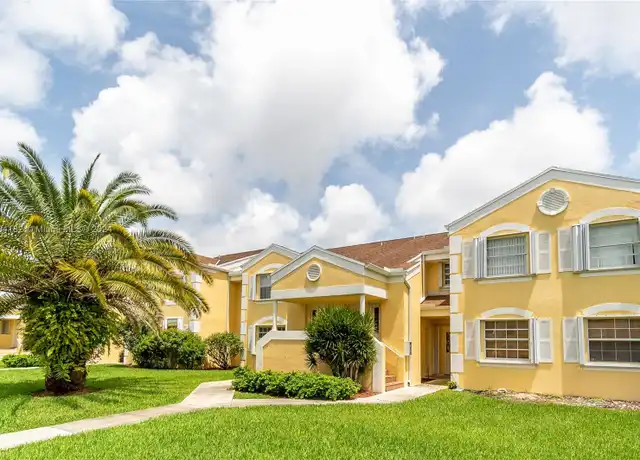 Property at 2220 SE 27th Dr, Homestead, FL, 33035, 2 beds, 2 baths, [object Object]