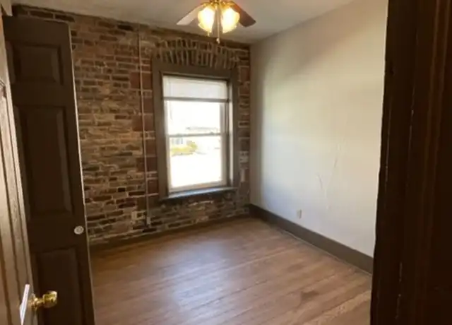 Property at 603 S 31st St Unit 605-2, Omaha, NE, 68105, 2 beds, 1 bath, [object Object]