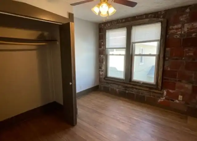Property at 603 S 31st St Unit 605-2, Omaha, NE, 68105, 2 beds, 1 bath, [object Object]