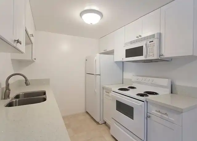 Property at 7601 Eads Ave Unit 10, La Jolla, CA, 92037, 2 beds, 2 baths, [object Object]