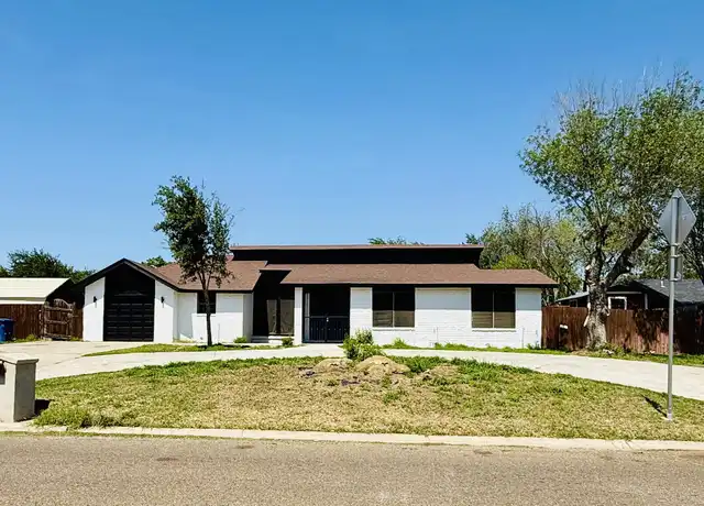 Property at 907 Sandy Ln, Laredo, TX, 78045, 4 beds, 3 baths, [object Object]