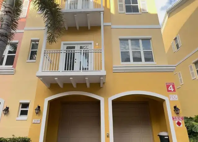 Property at 2339 Vintage Dr Unit 2339, Lighthouse Point, FL, 33064, 2 beds, 2.5 baths, [object Object]