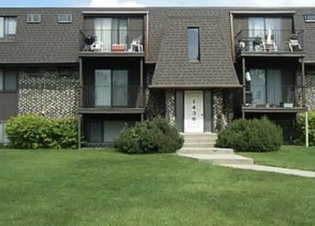 Property at 1424 Pioneer Rd, Crest Hill, IL, 60403, 2 beds, 1 bath, [object Object]