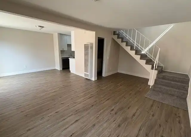 Property at 925 S Sherman Ave, Corona, CA, 92882, 2 beds, 1.5 baths, [object Object]