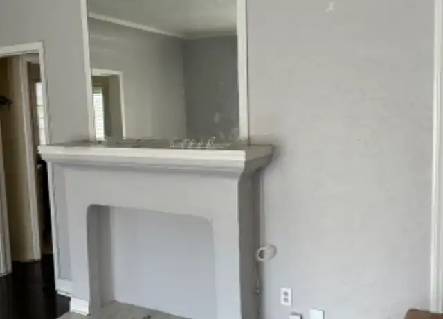 Property at 322 W 43rd St Unit 322, Los Angeles, CA, 90037, 3 beds, 1 bath, [object Object]