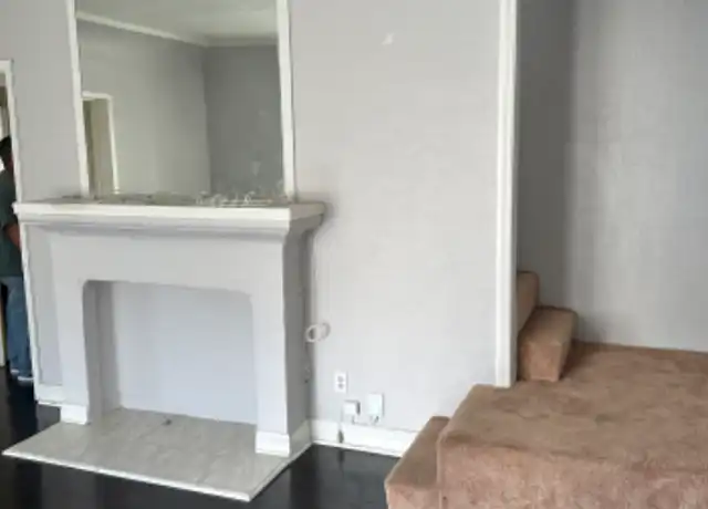 Property at 322 W 43rd St Unit 322, Los Angeles, CA, 90037, 3 beds, 1 bath, [object Object]